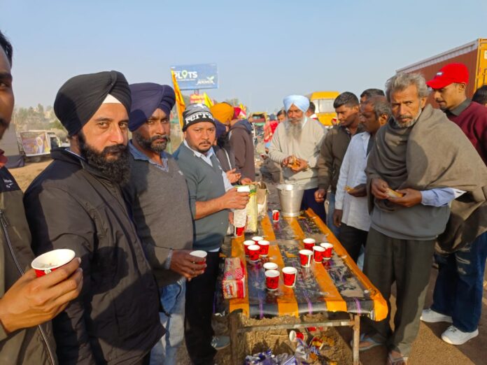 Langar In Memory Of Sahibzades